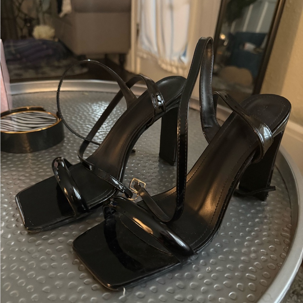 Forever 21 Black Patent Square-Toe Strappy Block Heels 8.5
